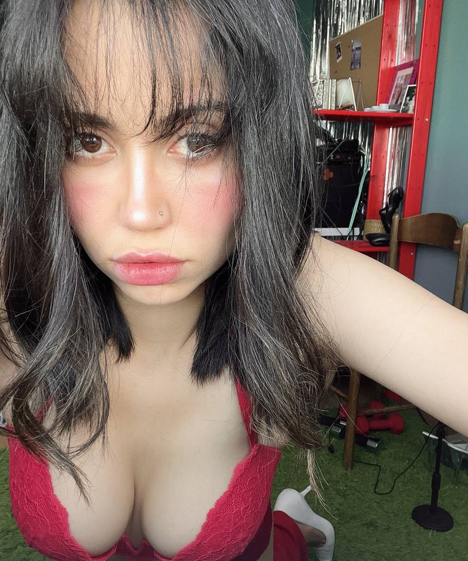 Изабелла привлекальеная девушка из Витебска цена от 7000 руб